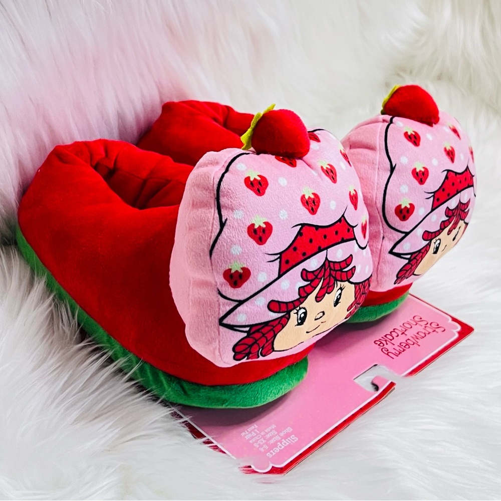 Strawberry Shortcake Slippers - Picture 2 of 4